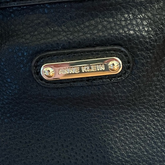 Anne Klein Soft Black Pebble Texture Leather Shoulder Bag Purse - Picture 3 of 6